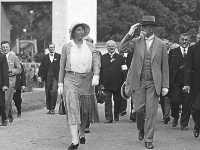 S otcom, prezidentom Tomášom G. Masarykom, na výstave v Lounách, jún 1931.