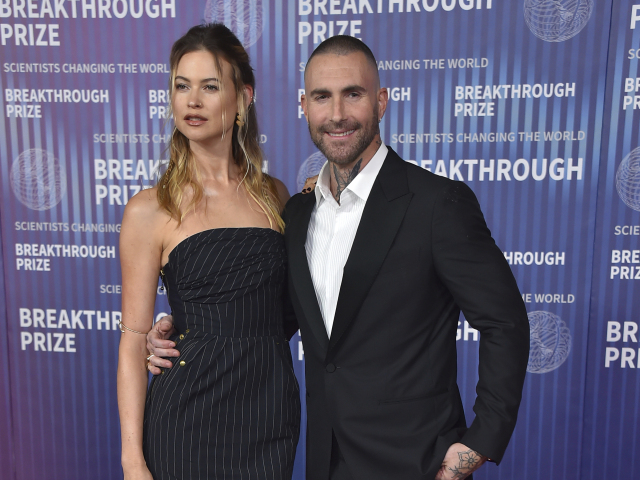 Behati Prinsloo a jej manžel Adam Levine