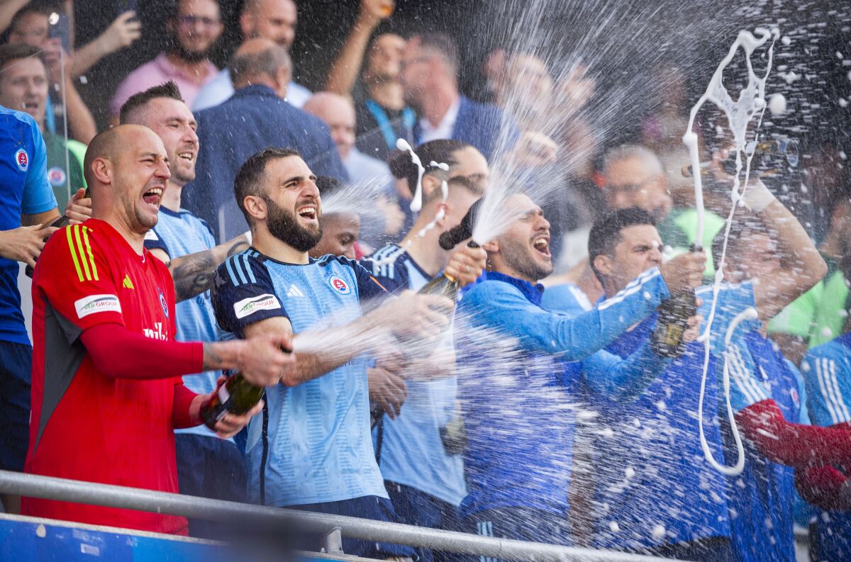 02. ŠK Slovan Bratislava