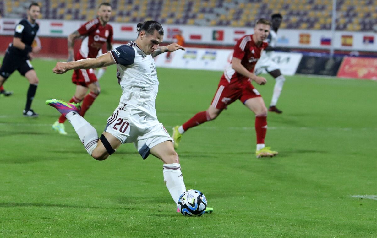07. Peter Kováčik