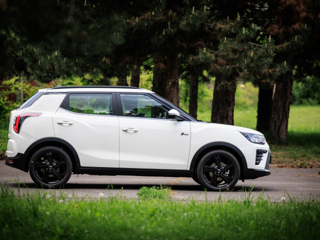 Najmenší SsangYong má na dĺžku 4 225 mm. Je teda len o pár milimetrov kratší ako Škoda Kamiq. Zato ide o nefalšované SUV.