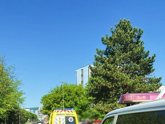 nehoda, priechod, bratislava