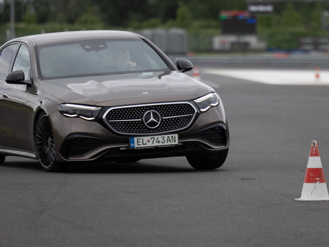 Mercedes-Benz E 300 de 4Matic