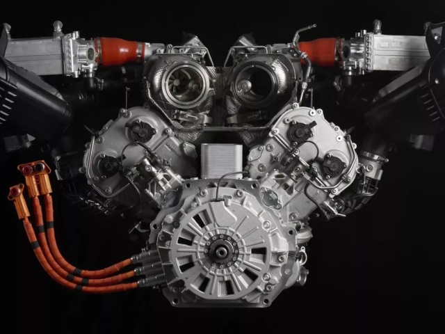 Lamborghini - nový motor 4,0 V8 Hybrid