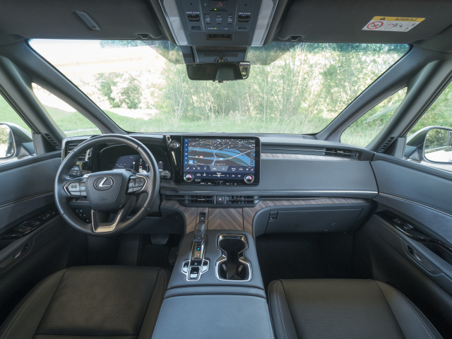 Lexus LM 350h Supreme - test 2024