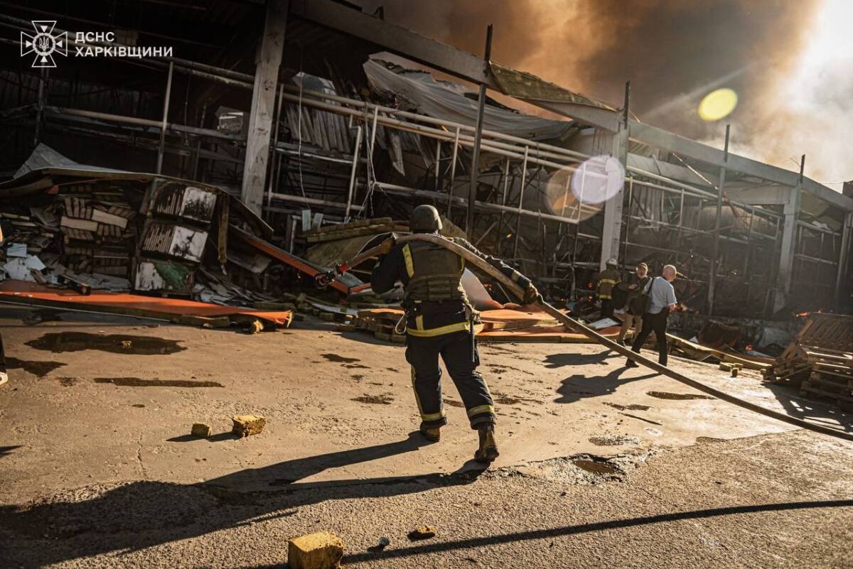 Ukrajina Rusko bombardovanie hypermarket charkov 2