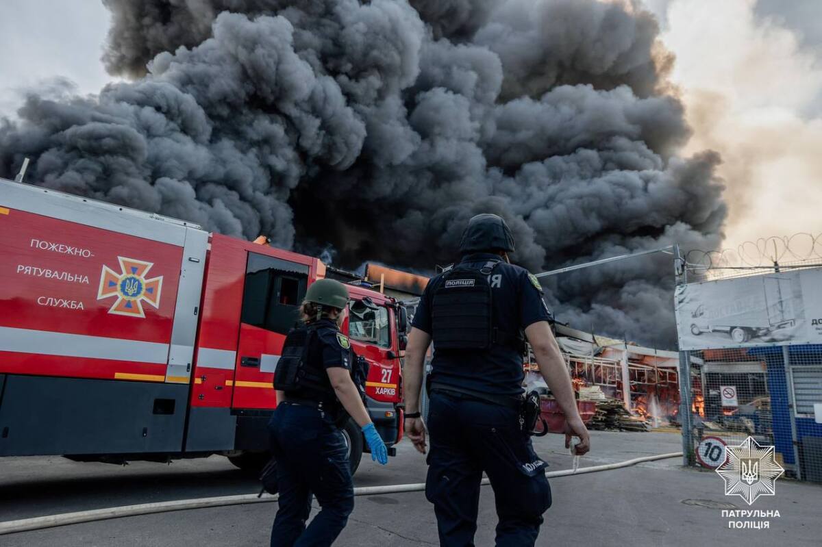 Ukrajine Rusko bombardovanie hypermarket Charkov