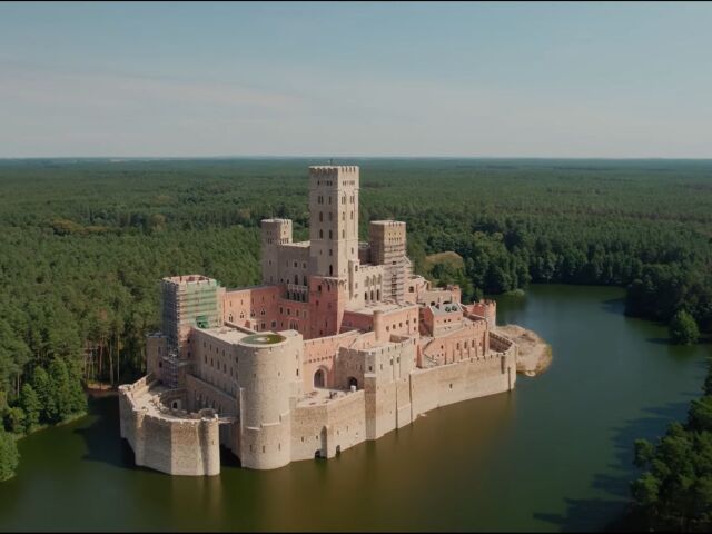 PRTsc hrad Stobnica, Poľsko