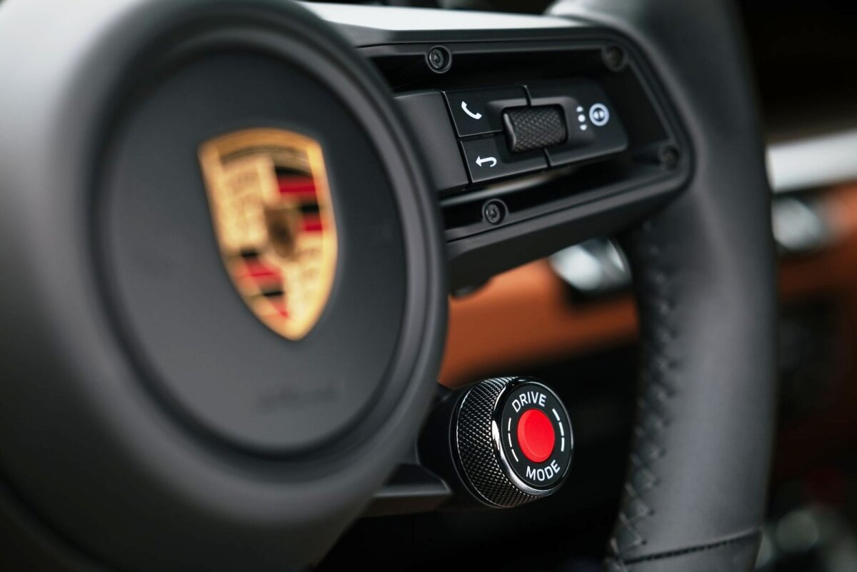 Porsche 911 Carrera - 2024