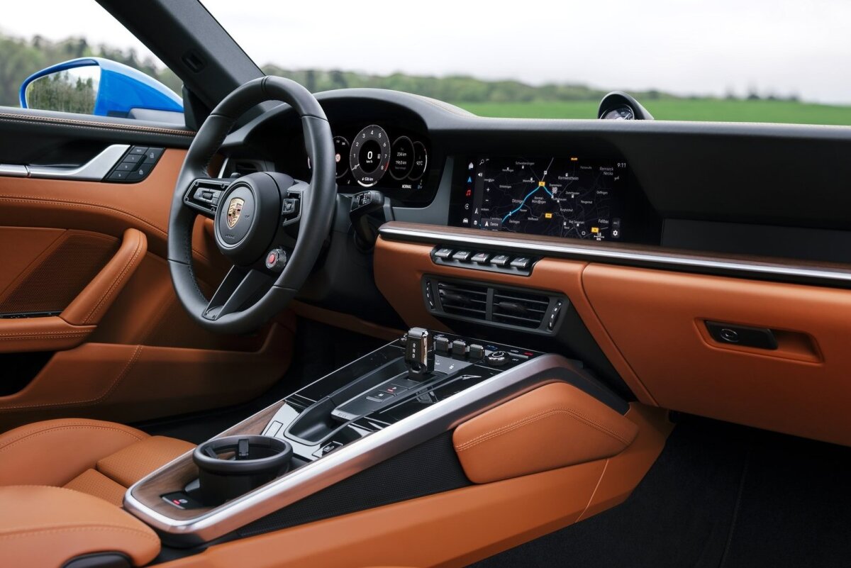 Porsche 911 Carrera - 2024
