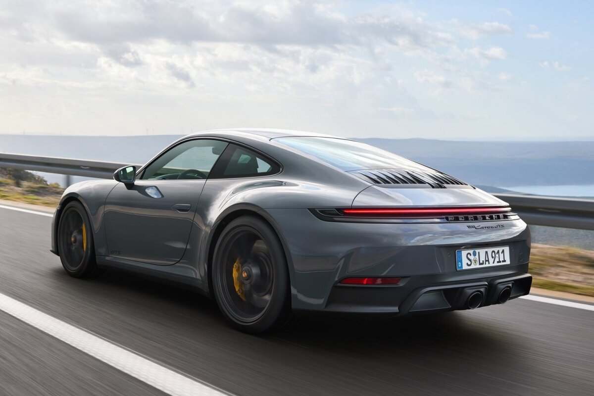Porsche 911 Carrera GTS - 2024