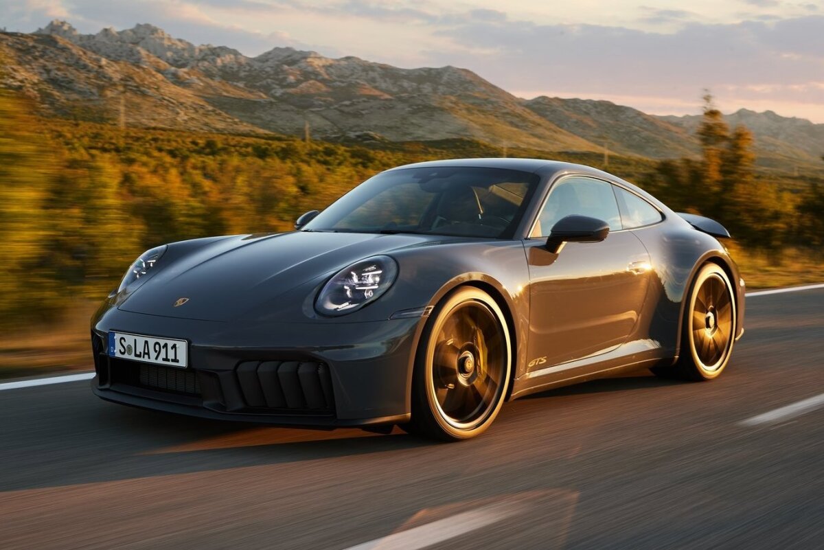 Porsche 911 Carrera GTS - 2024
