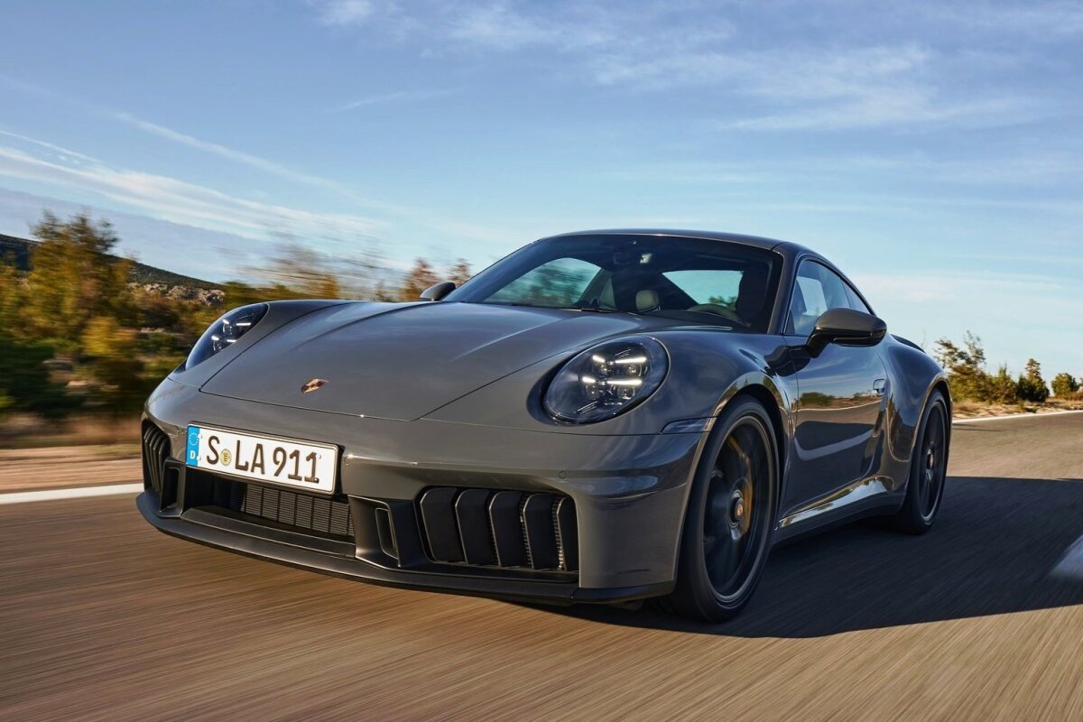 Porsche 911 Carrera GTS - 2024