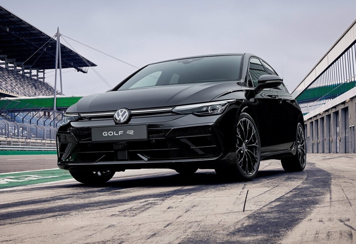 Volkswagen Golf R Black Edition 1