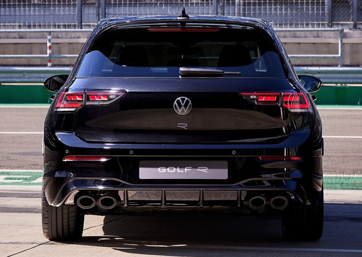 Volkswagen Golf R Black Edition 5