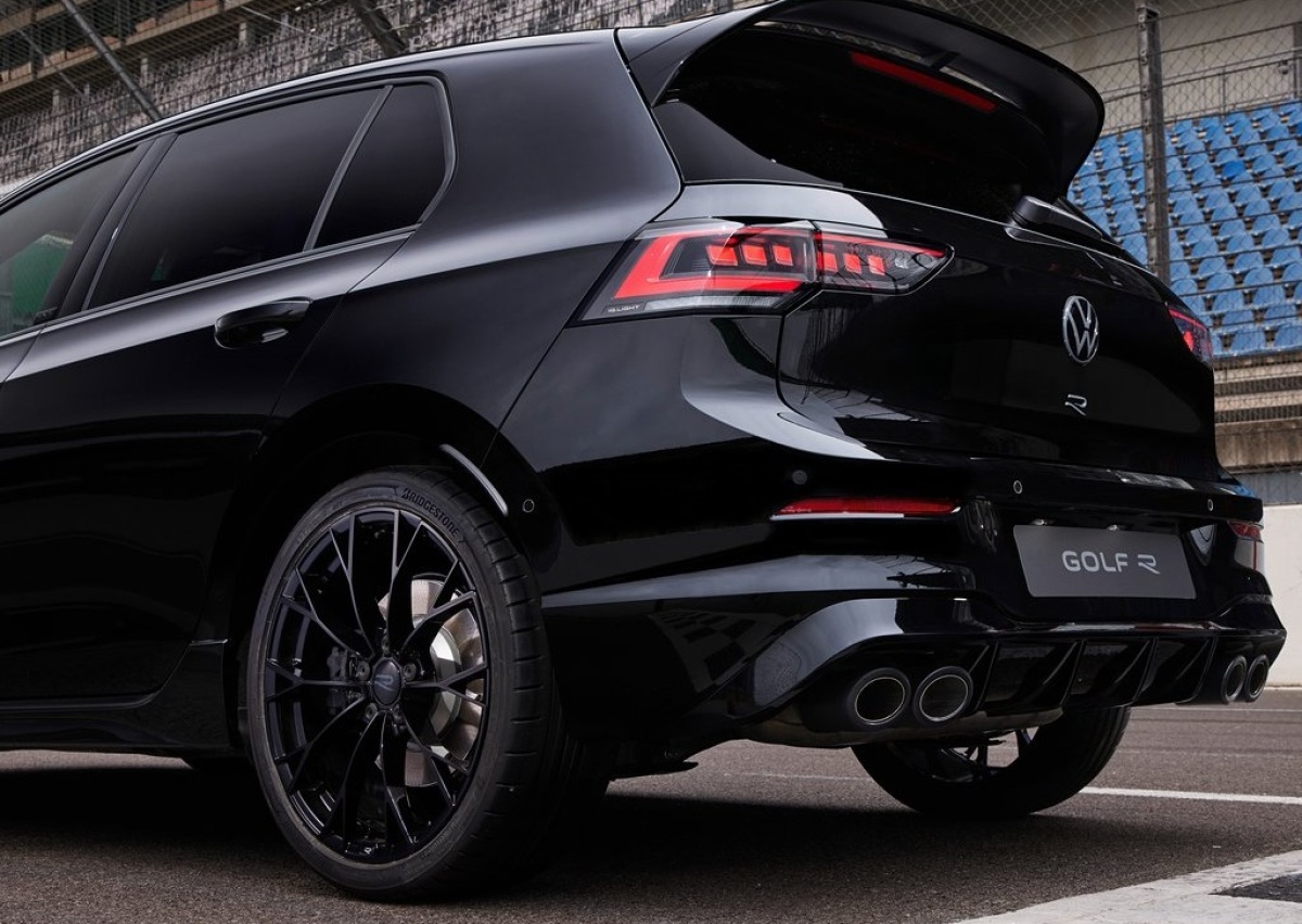 Volkswagen Golf R Black Edition 7