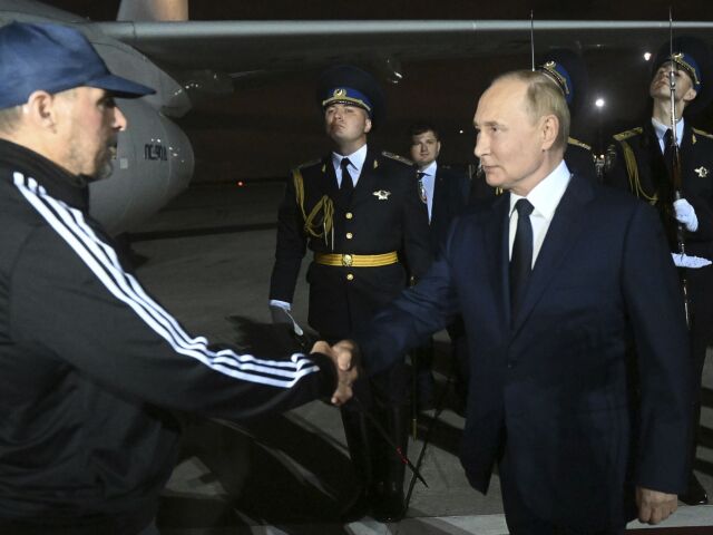 Rusko Putin väzni výmena letisko privítanie