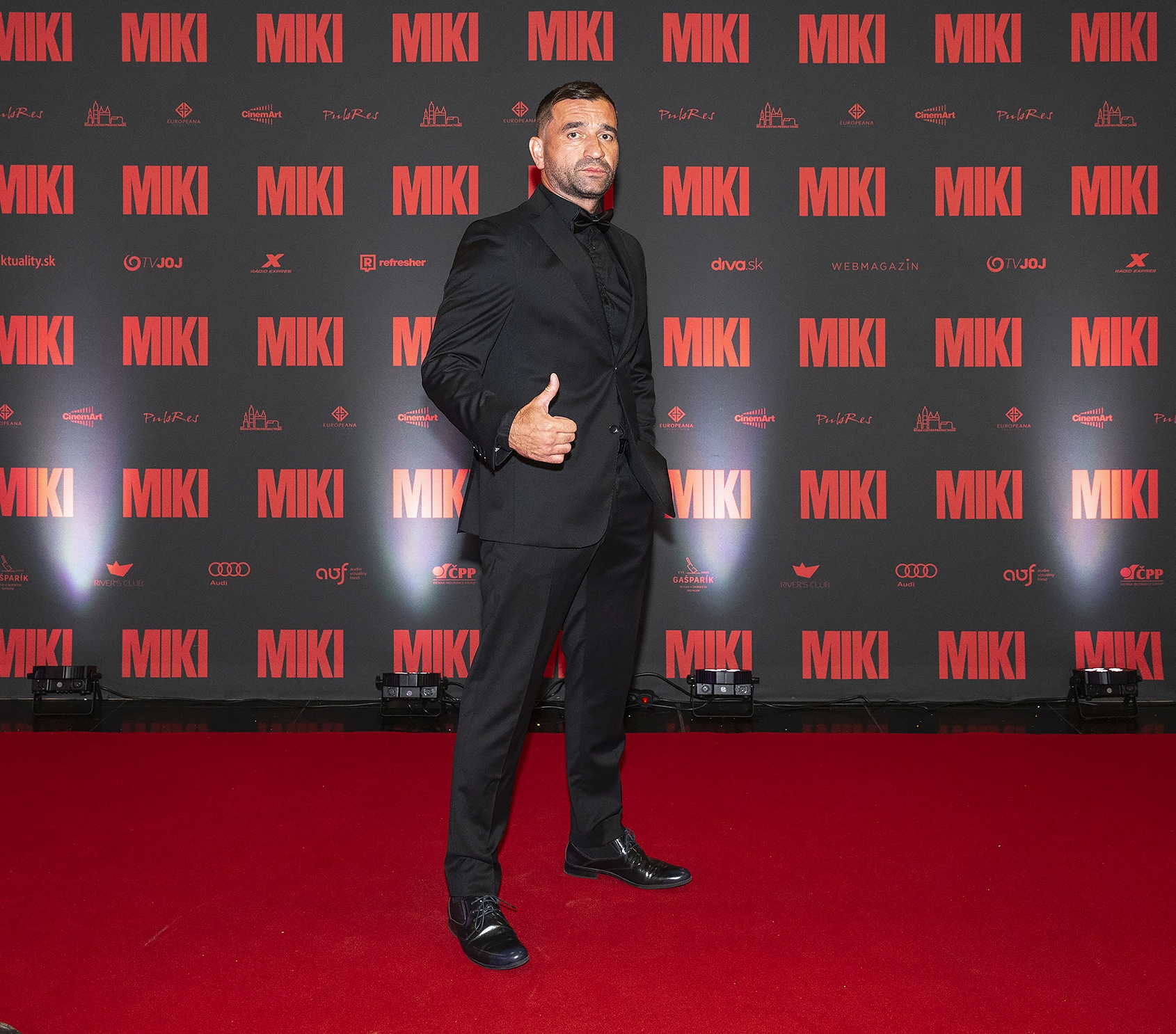 Herec Milan Ondrík stvárnil vo filme MIKI Mikuláša Černáka.