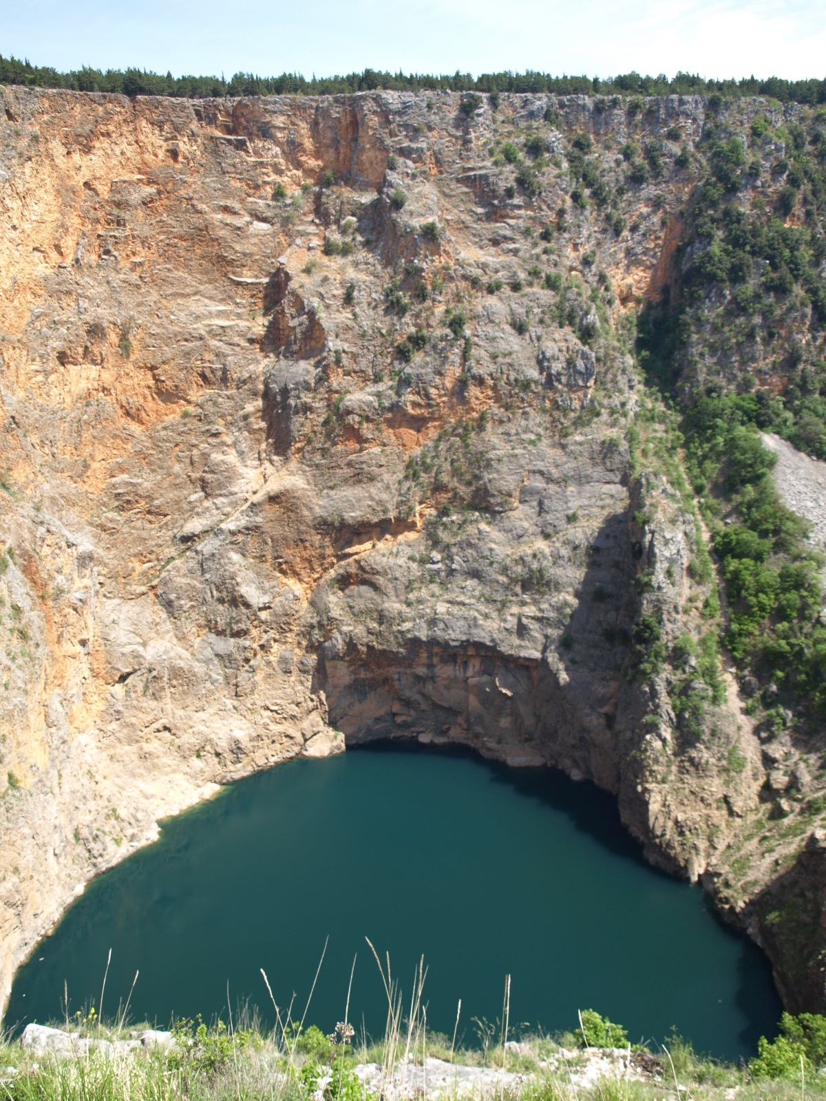 Chorvátsko, Imotski, Červené jazero