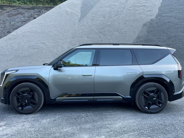 Za úspornosťou tohto SUV stojí aj aerodynamika. Asi by ste to nečakali, ale EV9 má koeficient odporu vzduchu len Cd 0,28.