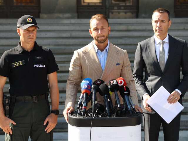 Matúš Šutaj Eštok / Tomáš Drucker /