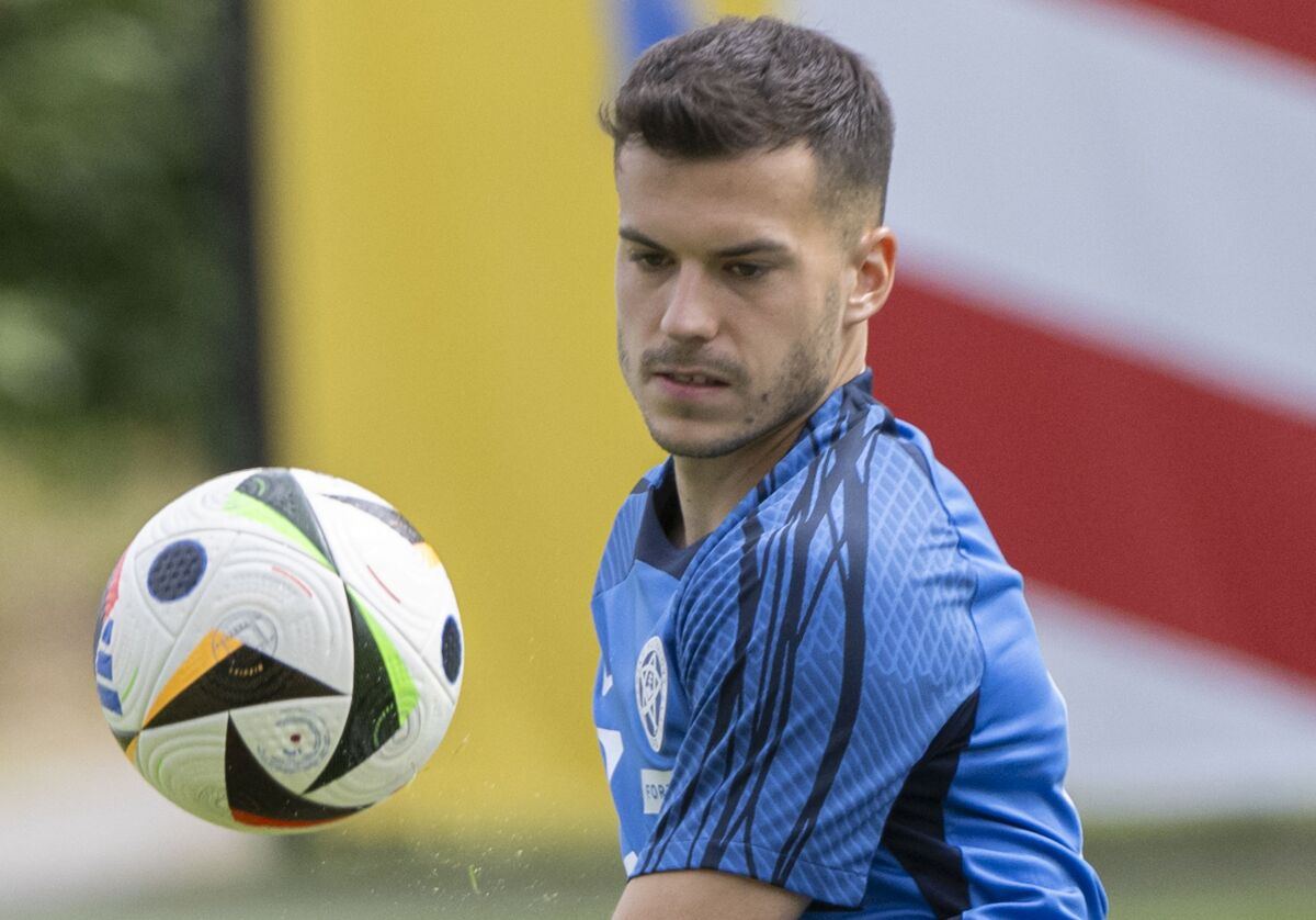 06. László BÉNES