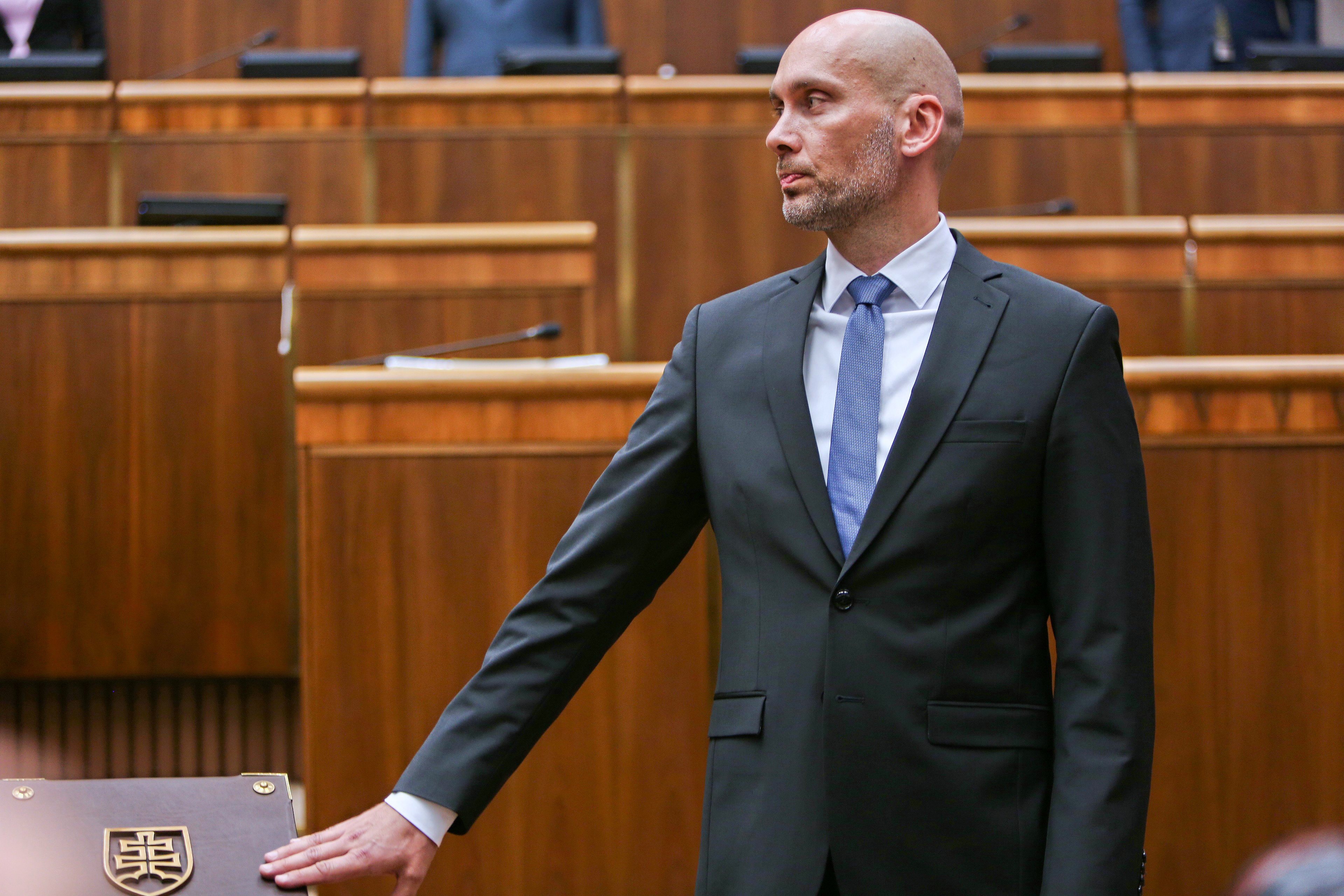 Expert na energetiku strany Sloboda a Solidarita (SaS) Karol Galek počas skladania poslaneckého sľubu v rámci rokovania schôdze Národnej rady v Bratislave, 10. september 2024