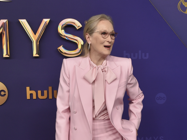 Herečka Meryl Streep prišla v nohavicovom kostýme Alexander McQueen. 