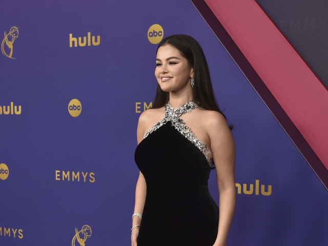 Selena Gomez v kreácii Ralph Lauren