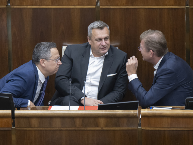 SR NRSR 19.schôdza 15.deň konsolidácia BAX