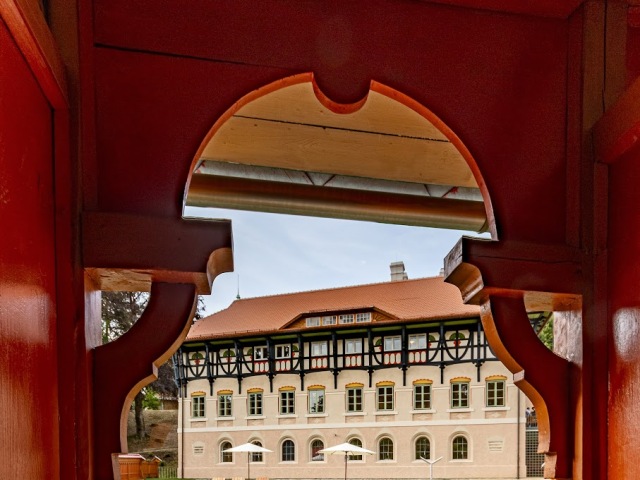 Luhačovice, Sluneční kúpele, Vodoléčebný ústav