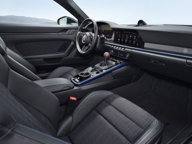 Porsche 911 Carrera T 2025 1