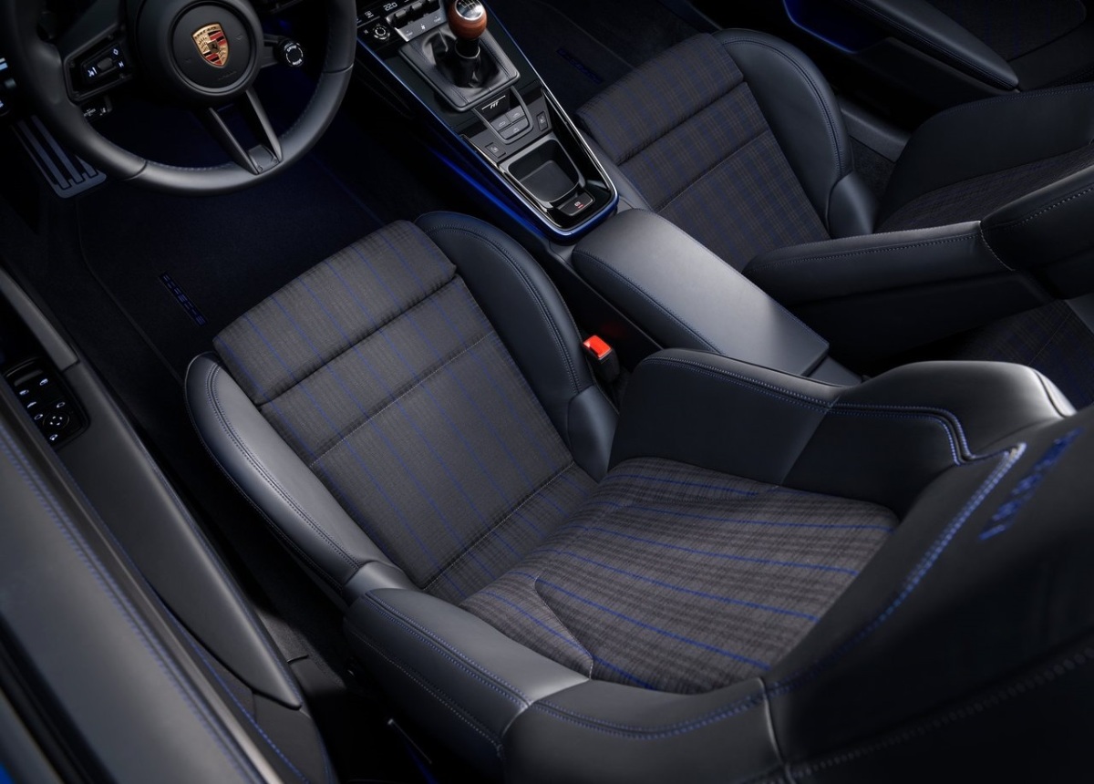 Porsche 911 Carrera T Cabriolet 2025 6