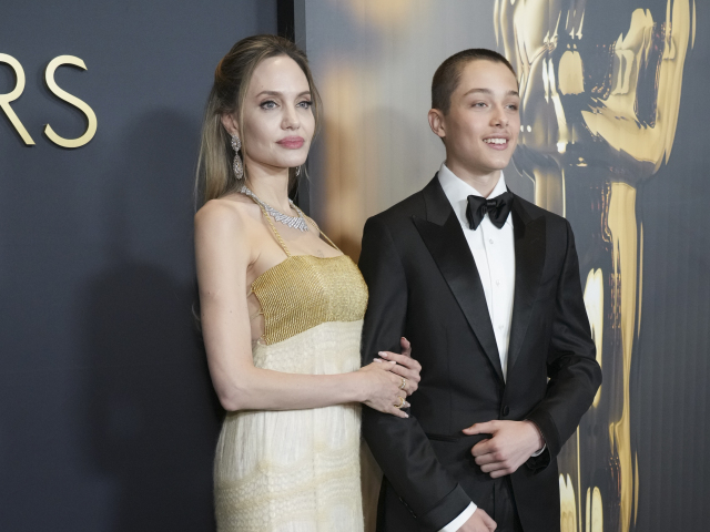 Angelina Jolie so svojím synom Knoxom Leonom Jolie-Pittom.