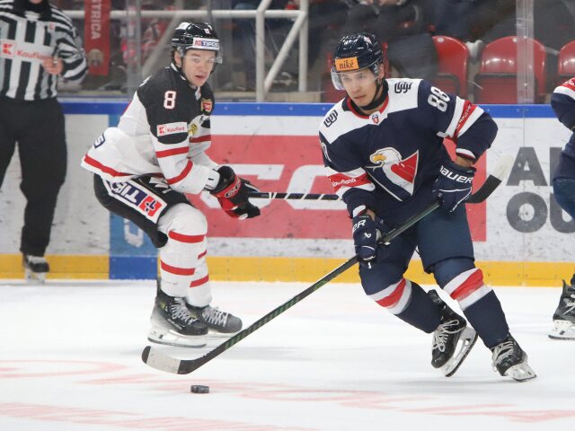 Austin Ortega (88) v drese Slovana Bratislava.