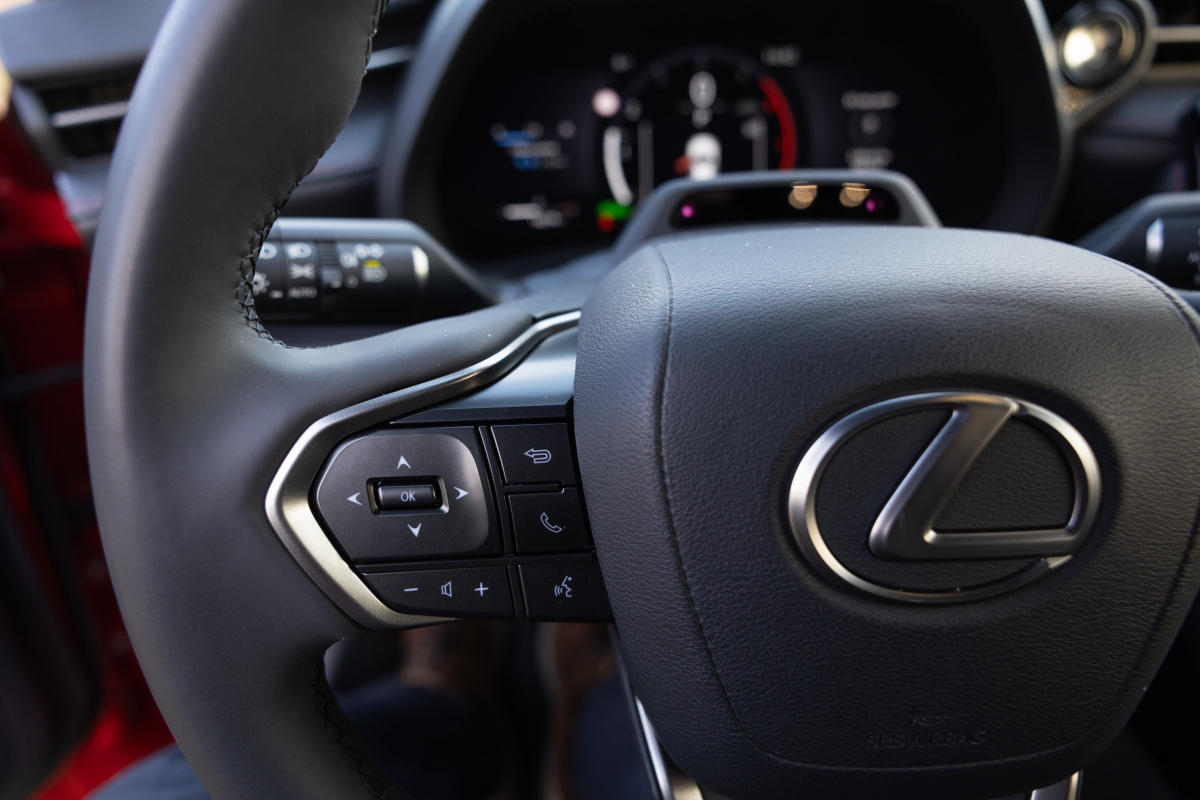 Lexus LBX Hybrid FWD - test 2024