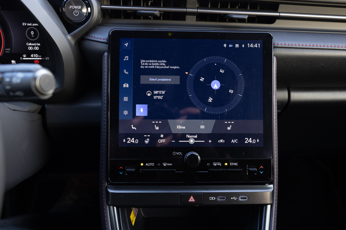 Lexus LBX Hybrid FWD - test 2024