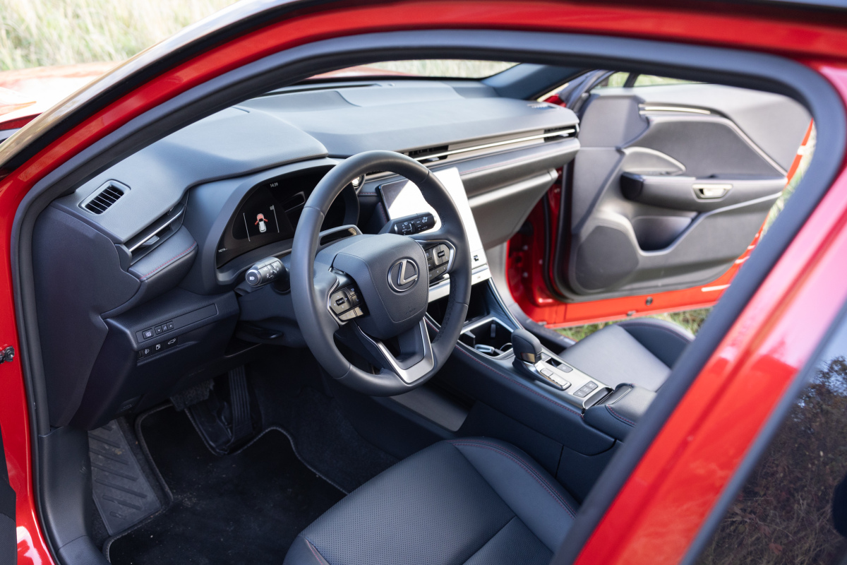 Lexus LBX Hybrid FWD - test 2024