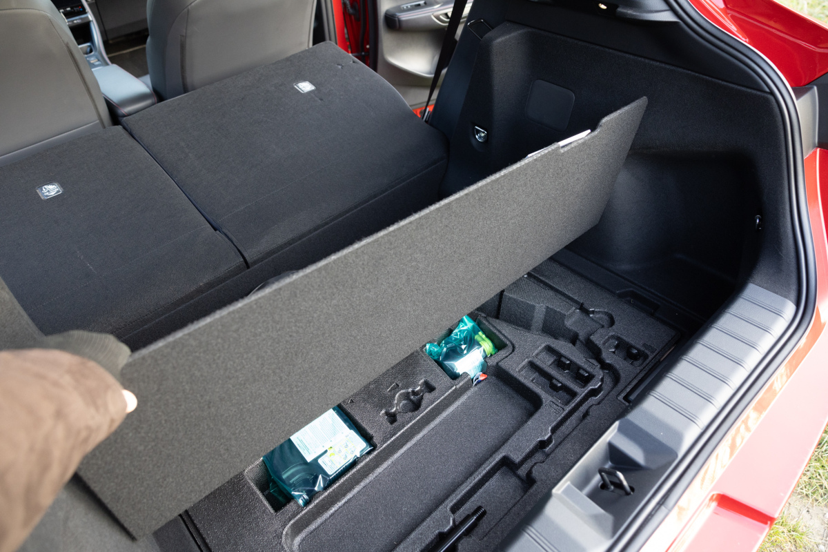 Lexus LBX Hybrid FWD - test 2024