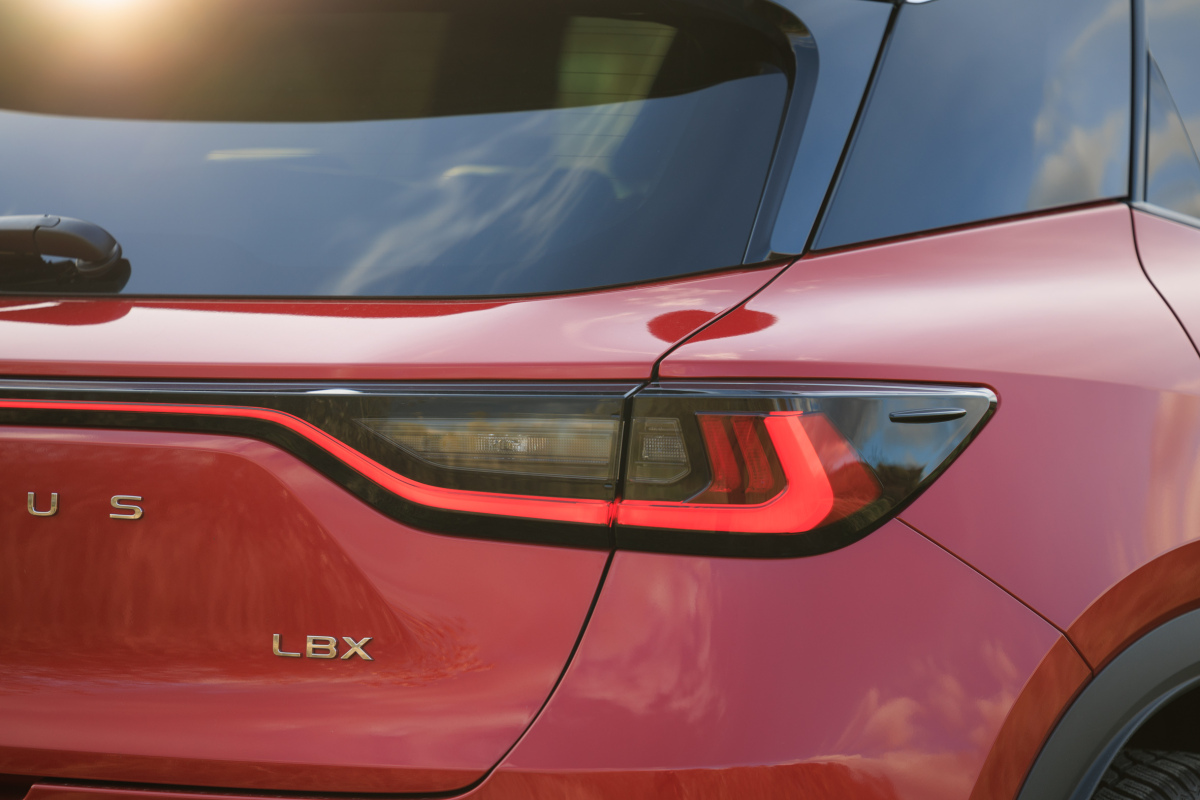 Lexus LBX Hybrid FWD - test 2024