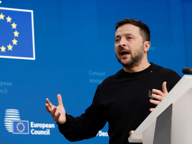 Ukrajinský prezident Volodymyr Zelenskyj (vpravo) a premiér Robert Fico