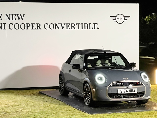Mini Cooper Convertible (2025)