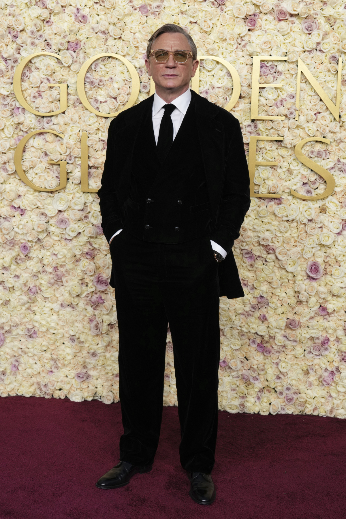 Herec Daniel Craig v obleku Loewe. 