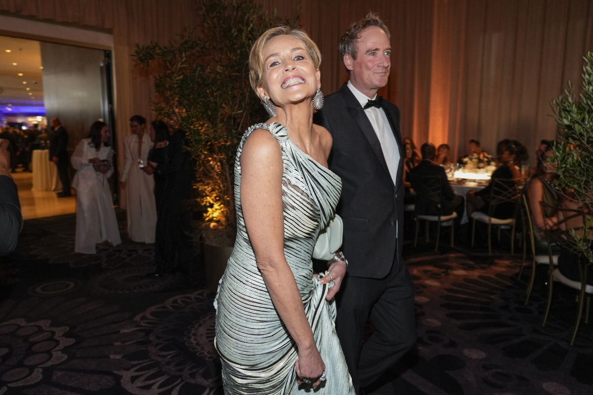 Herečka Sharon Stone a jej garde Jim Osborne.
