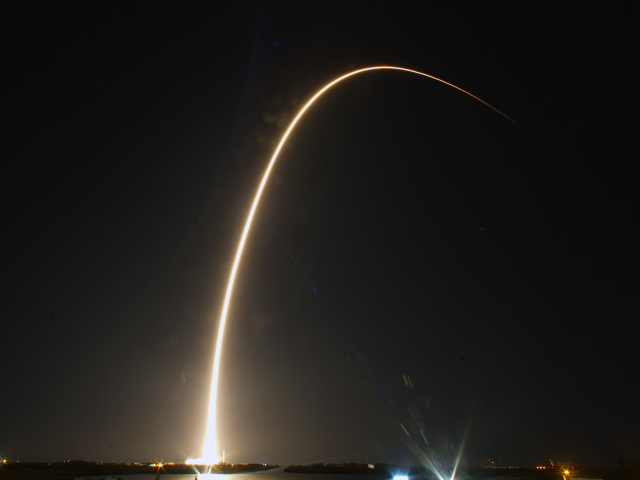 SpaceX Falcon 9 štartuje z plošiny 39A