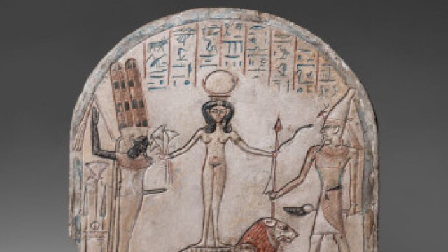 Stéla zobrazujúca nahú bohyňu Kudšu, boha Mina a Rešepa z Medinet Habu. V prednáške Do naha! Odhalené ľudské telo v starovekom Egypte archeologička  Dr. phil. Veronika Verešová odhalí, čo z ľudského tela sa v Egypte odhaľovalo.