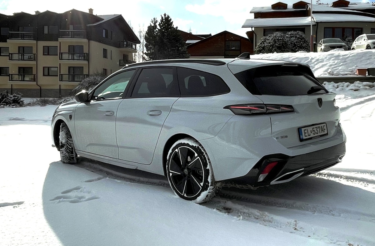 Peugeot e-308 SW - zima 2025