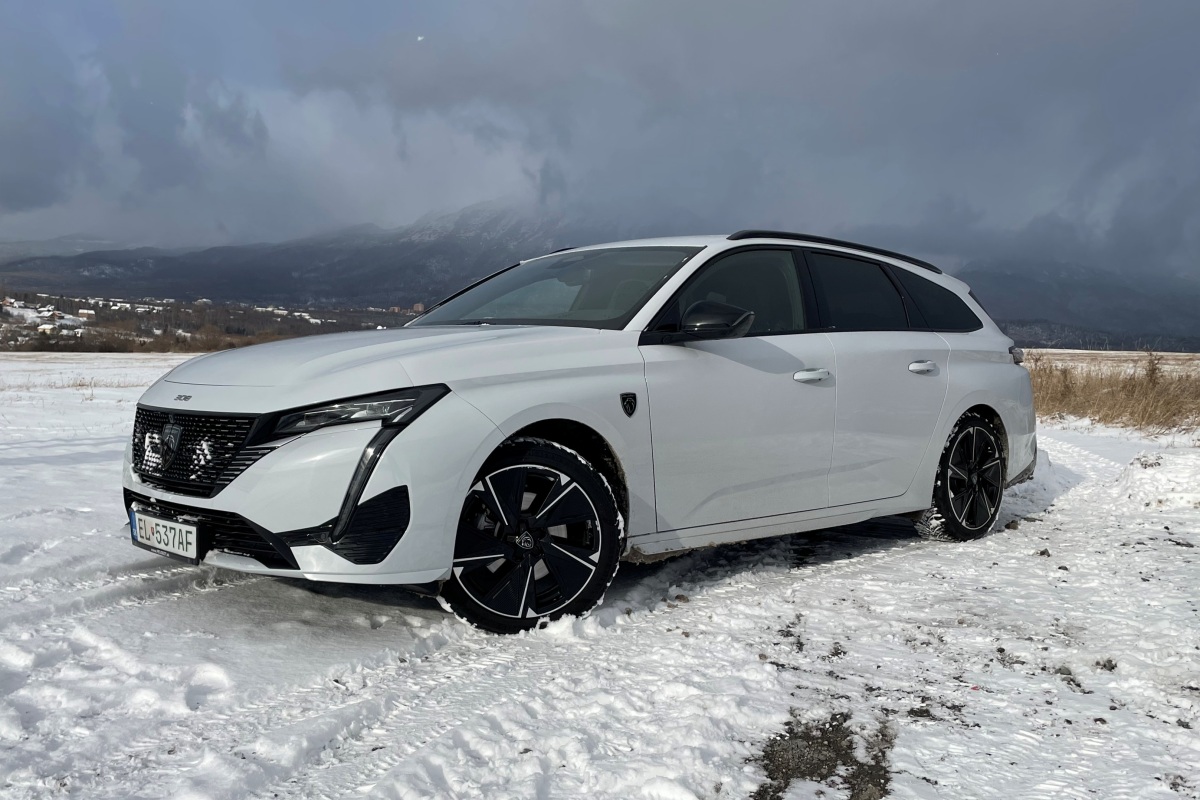 Peugeot e-308 SW - zima 2025