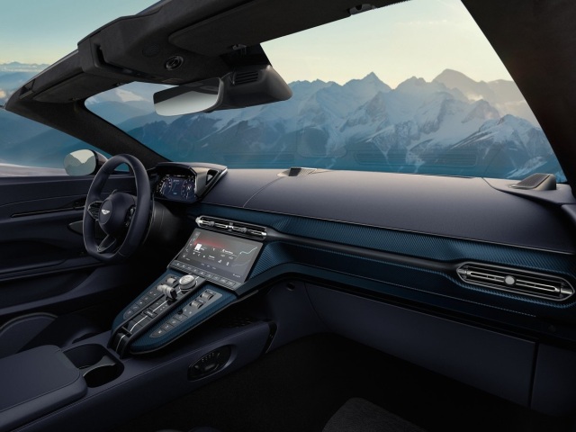 Aston Martin Vantage Roadster 2026 1