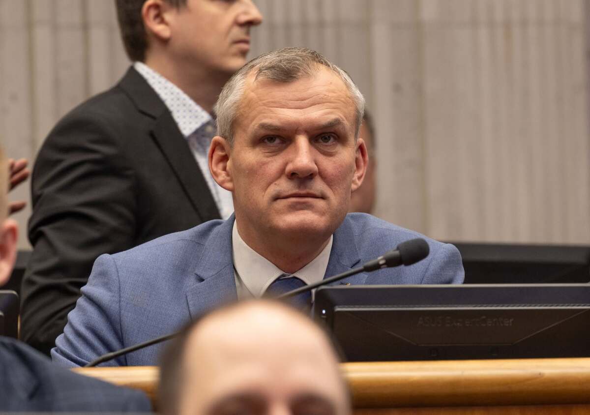 hlasovanie o vyslovenĂ­ nedĂ´very, parlament,